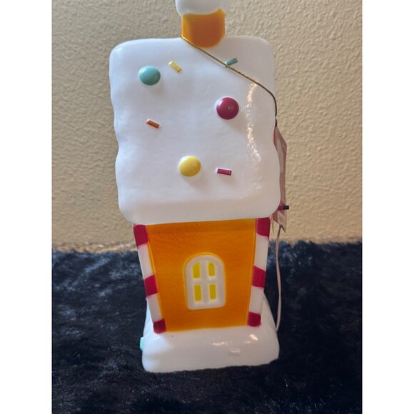 Holiday Time 11-Inch Blow Mold Tabletop Candy House With Light-Up Feature NEW - Picture 2 of 7